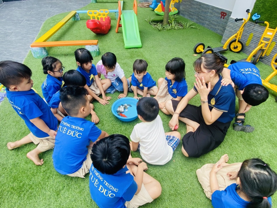 http://sanan-navi-production-storage.s3.ap-east-1.amazonaws.com/navi-school/12053/truong-tieu-hoc-tue-duc-pathway-school-nguyen-van-linh-xcEWx8PdbX@1657590078.jpeg